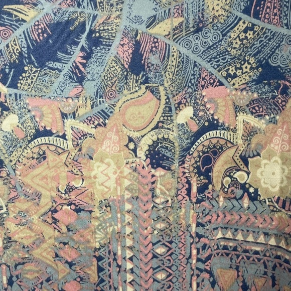 Lularoe Perfect T-Shirt - Picture 4 of 10